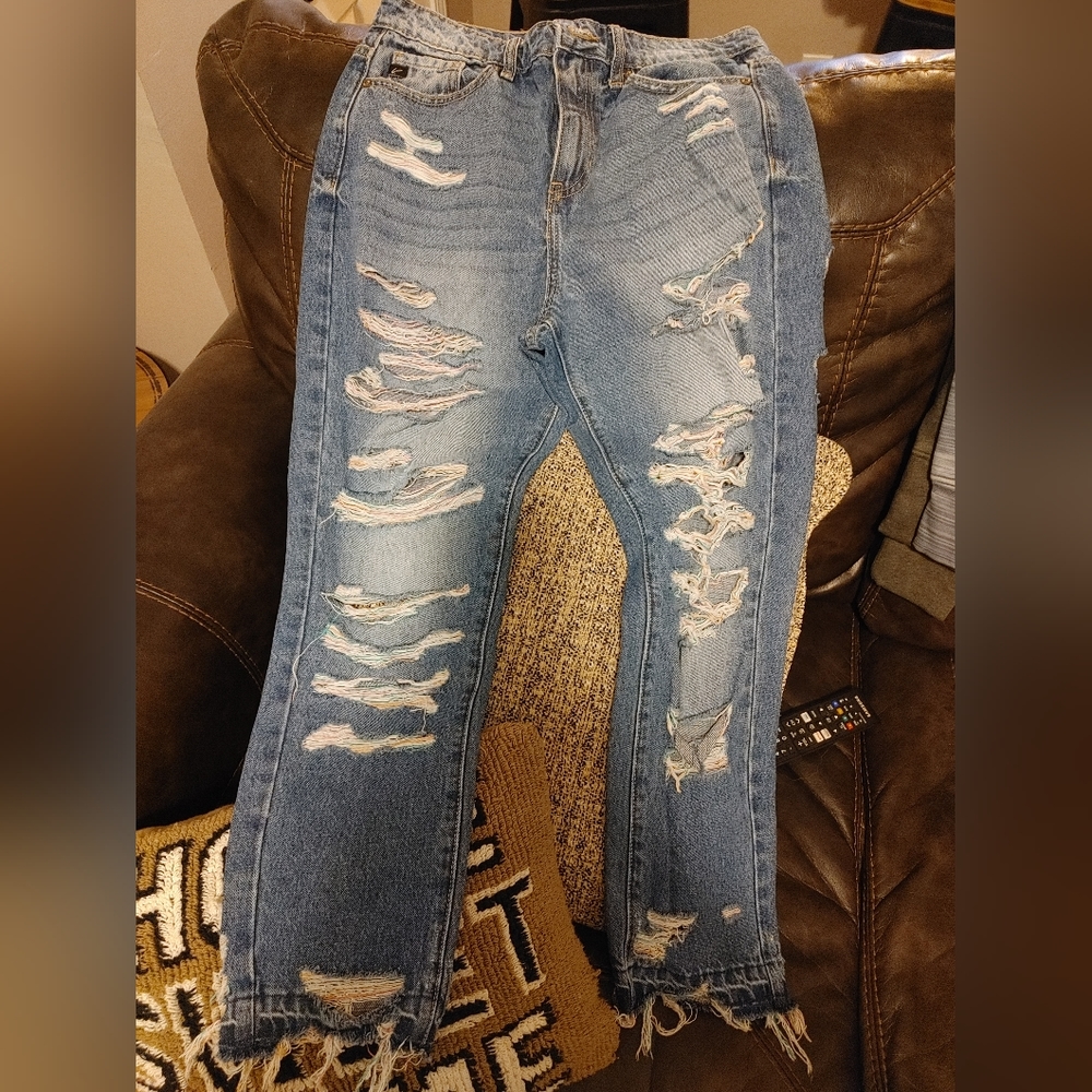Kan Can distressed jean